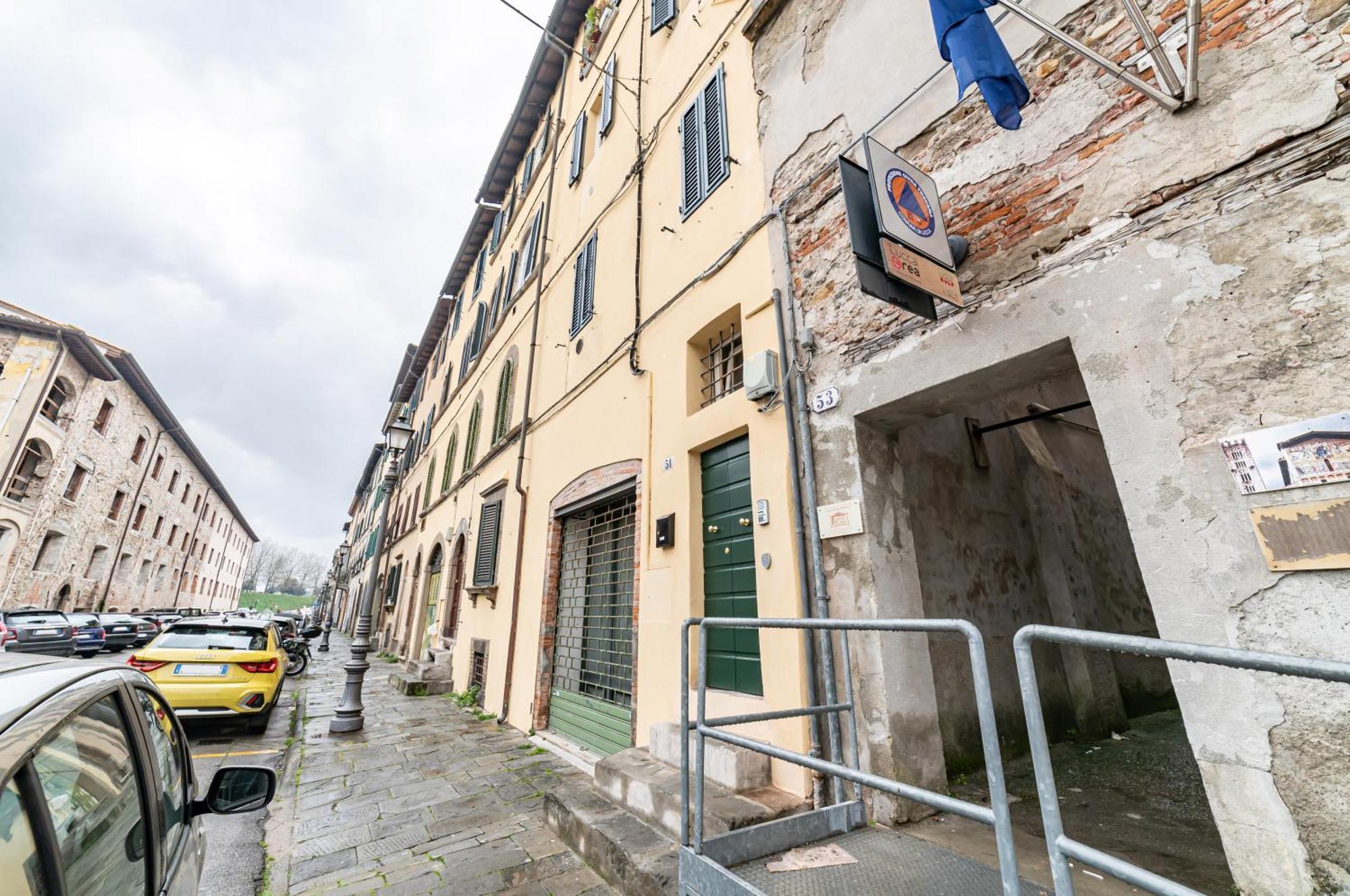 Modern Apartment In The Heart Of Lucca! מראה חיצוני תמונה